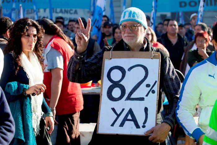 moyano22.jpg